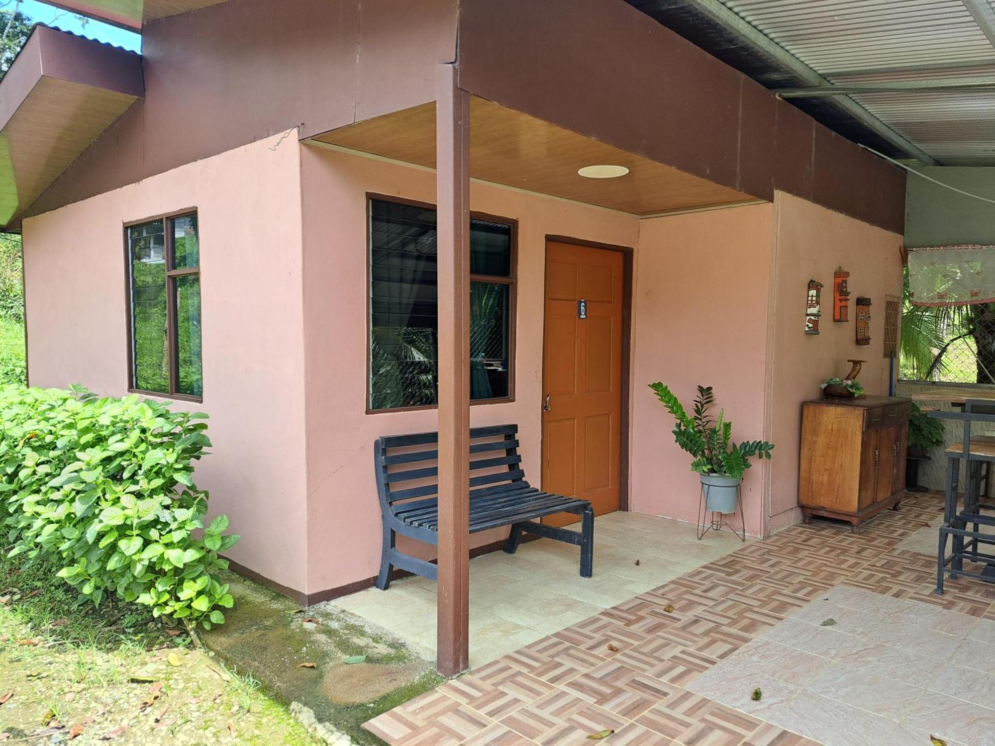 Hospedaje Luis Y Ana Pejibaye Buitenkant foto